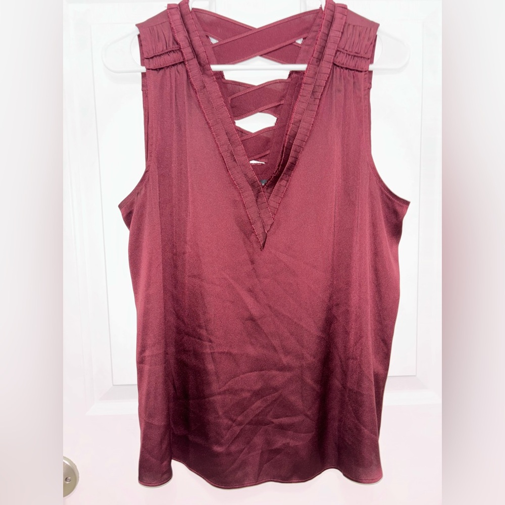White House Black Market Women's Sleeveless Burgundy Top, size Medium